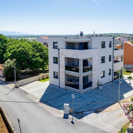 Salt Bloom Apartments 닌 외부 사진