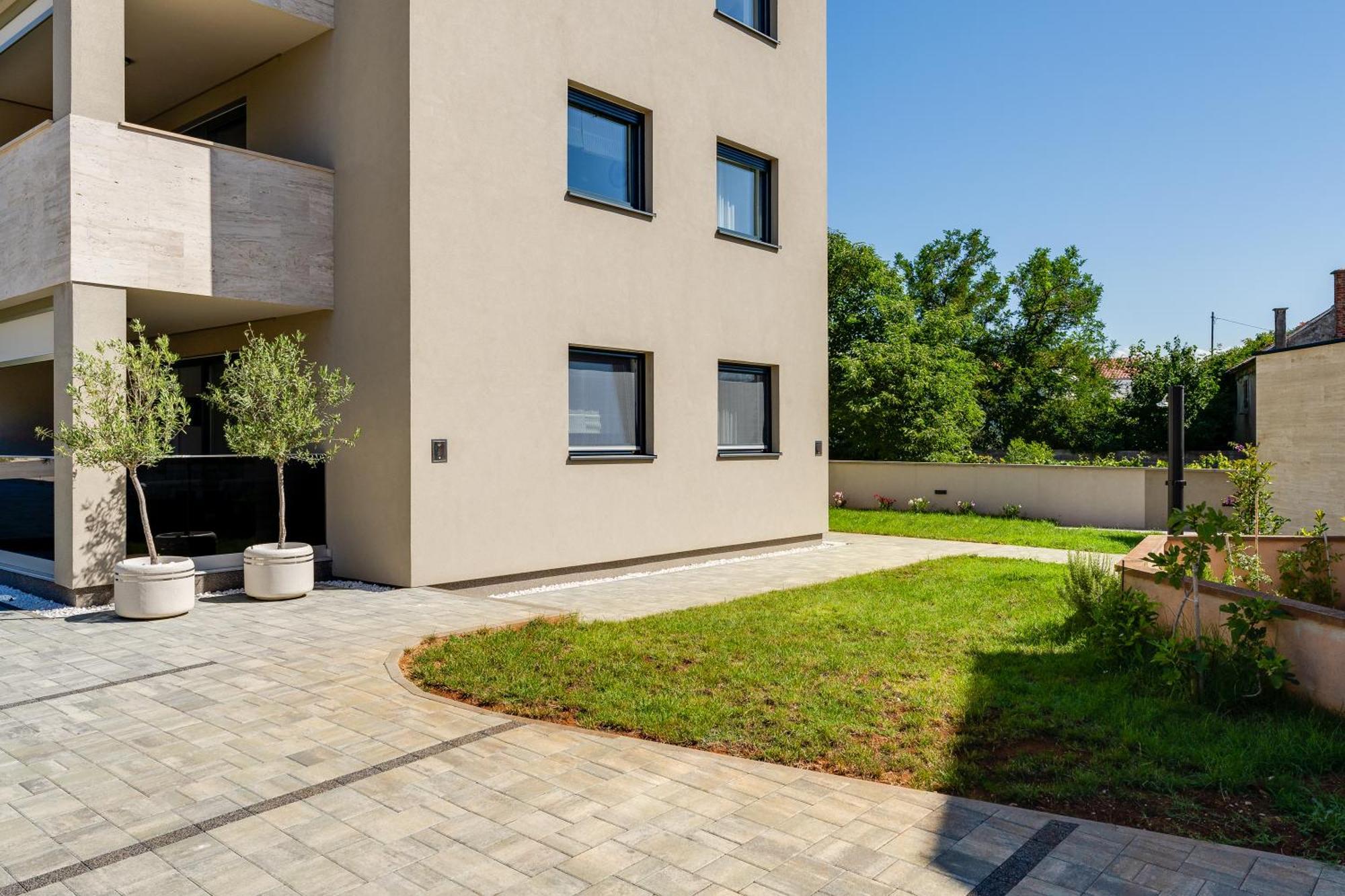 Salt Bloom Apartments 닌 외부 사진