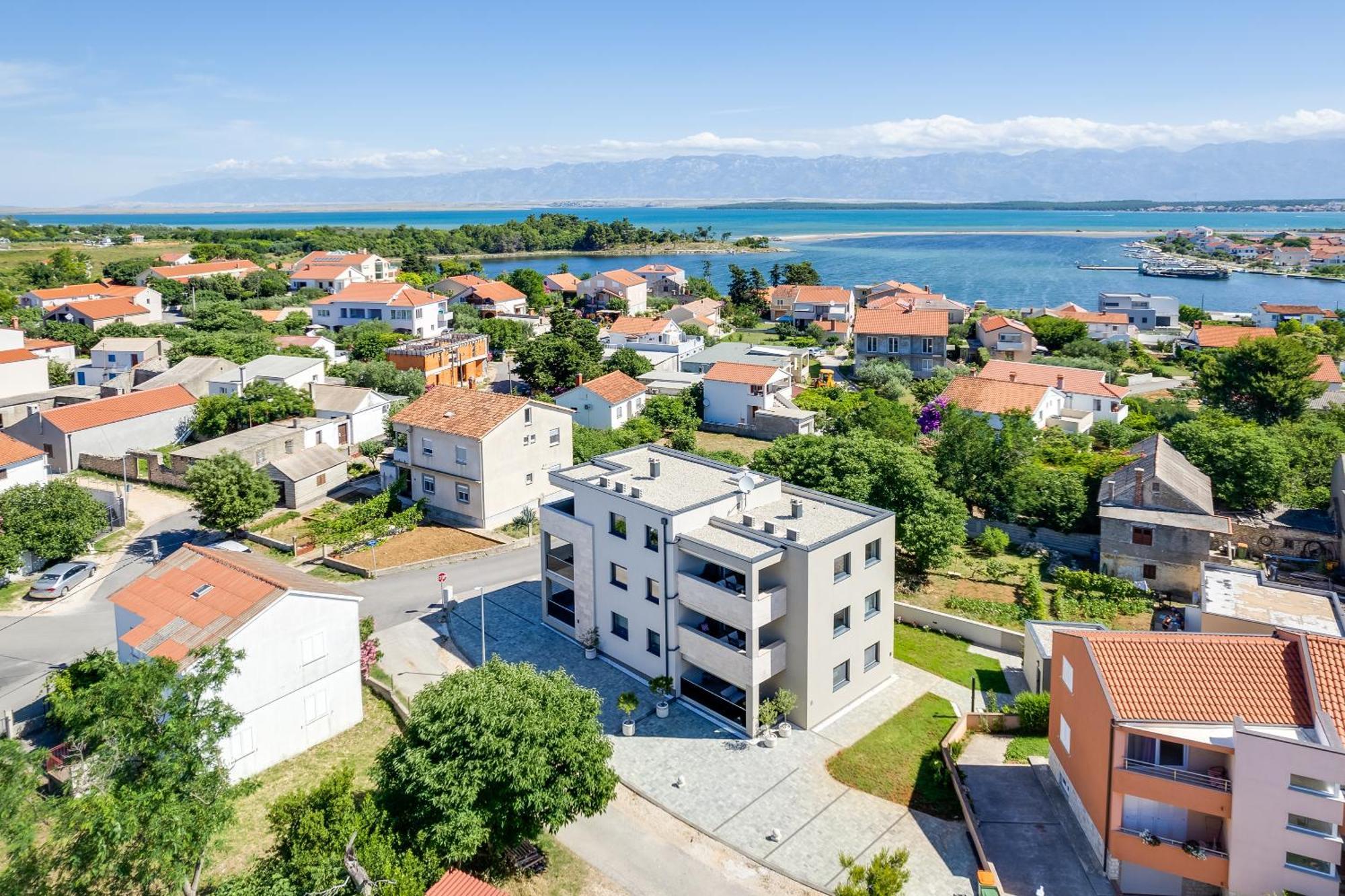 Salt Bloom Apartments 닌 외부 사진